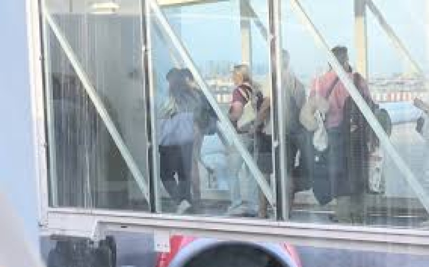 Evakuacija avionom iz Dubaija košta više od 1.000 evra