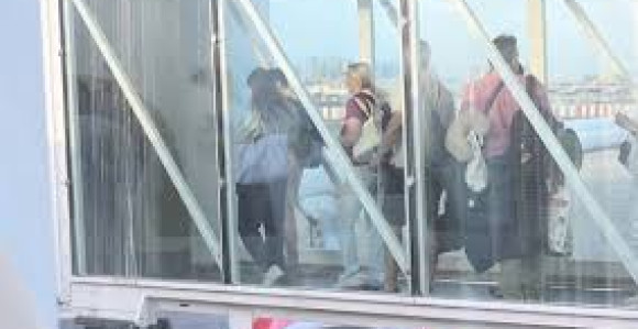 Евакуација авионом из Дубаија кошта више од 1.000 евра