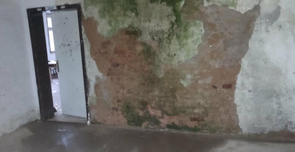 Škola u očajnom stanju, inspektorima bitno da radi!