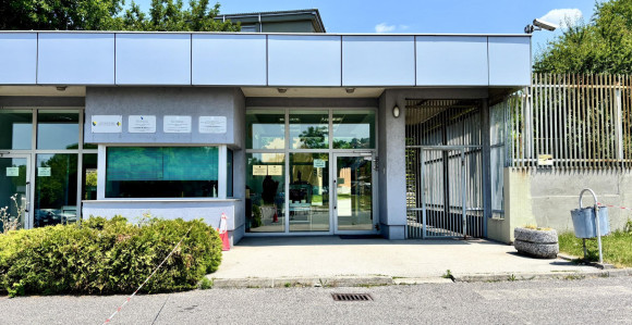 Zbog 100 KM mita pola godine zatvora i kazna 4.000 KM