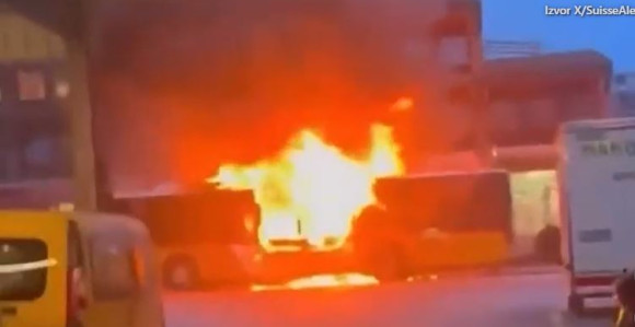 Швајцарска: Пожар у аутобусу, најмање шест људи погинуло