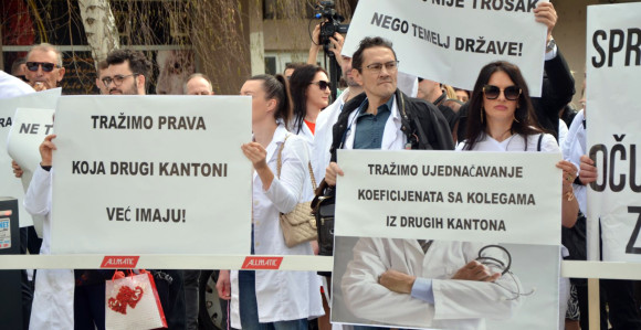 Poslednje upozorenje Vladi: Dogovor ili štrajk