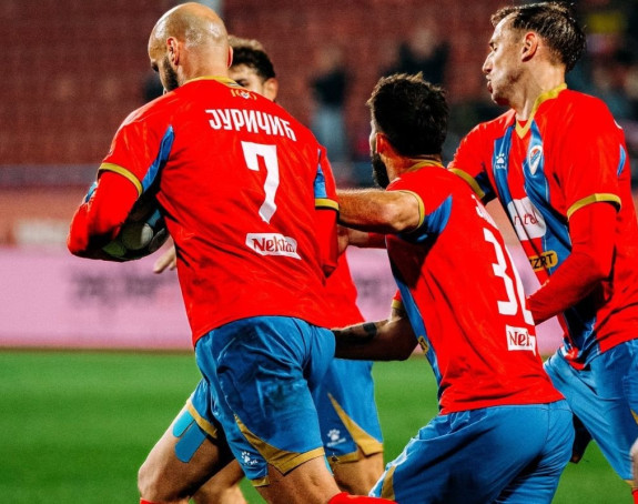 Slavlje u svlačionici Borca nakon pobjede u Sarajevu