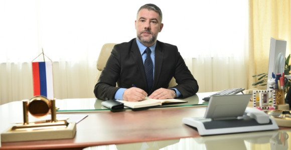 Šeranić manipuliše i obmanjuje javnost o platama u zdravstvu