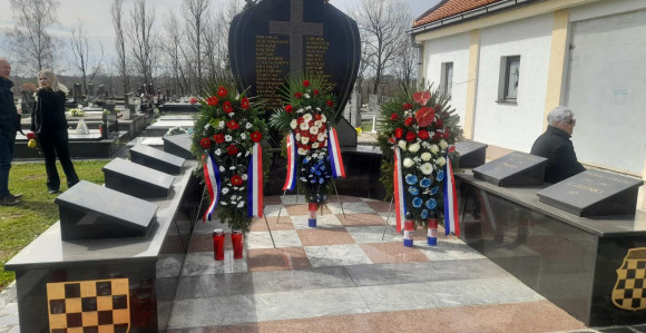 У Модрану код Дервенте ипак обиљежена годишњица формирања бригаде ХВО, српски борци у знак протеста прошли поред гробља (ВИДЕО)