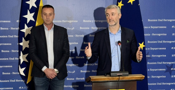 Vlasti nesposobne, ne mogu riješiti ni unutrašnja pitanja