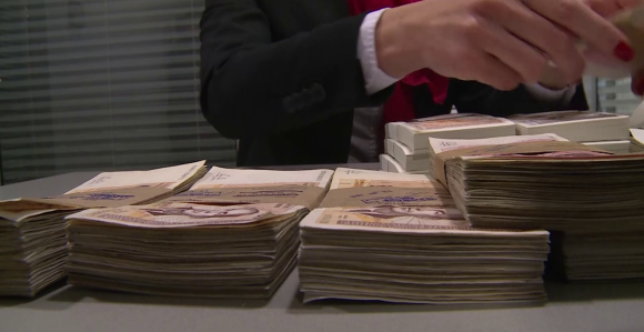 По зеленашкој камати Српска задужена како би крпила празан буџет у изборној години