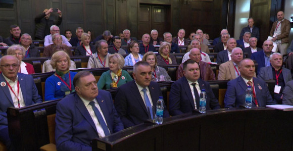 Dodik: Prave patriote idu u APS, a lažne će u aps zbog pokušaja pljačke!