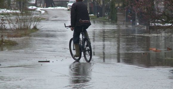 Приједор: Сана и Гомјеница стагнирају, екипе на терену