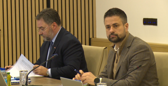 Odgovor opozicije SNSD: Prvo vratite oteto, pa pričajte o moralu (VIDEO)