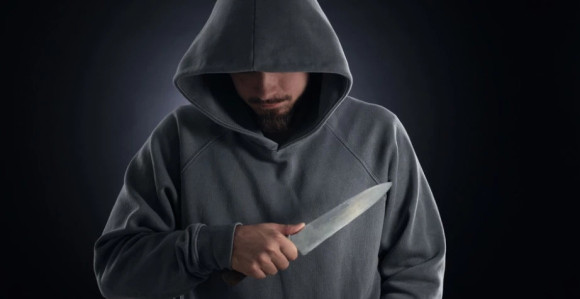 Profesorka izbodena u školi, drugi učenik joj spasio život