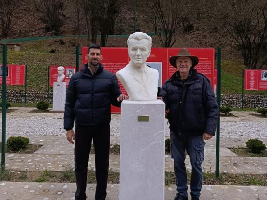 Новак Ђоковић поново посјетио пирамиде у Високом