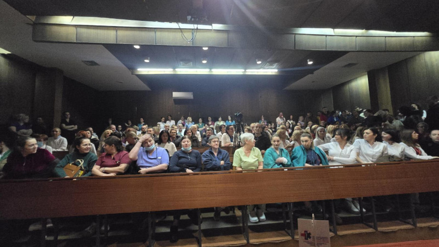 Здравствени радници нису задовољни повећањем плата