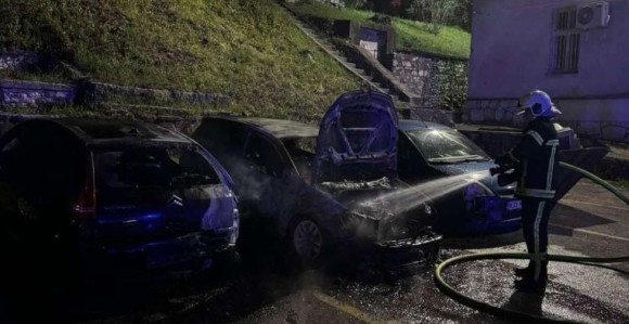 Мостар: Ухапшене двије особе због паљења више возила