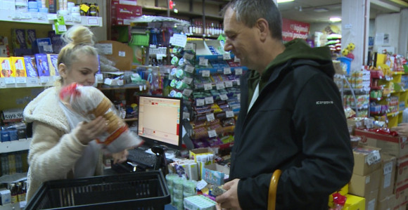 Građani RS zbog visokih cijena spas pronalaze u Srbiji