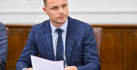 Stanivuković poklonio stan djeci stradalog sveštenika