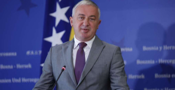 Док тужиоци "спавају", комисија открива нове афере