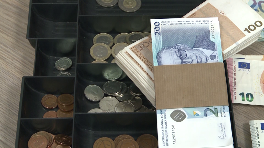 Kolike su penzije u Republici Srpskoj, a kolike u FBiH?