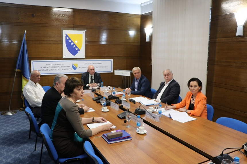 Расписивање избора 7. маја, скенери под знаком питања