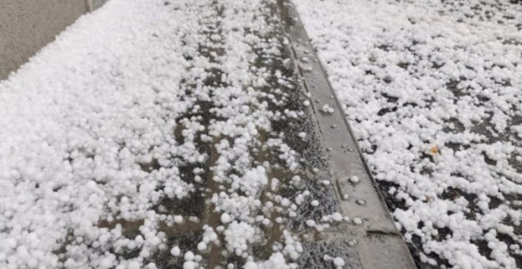 Snažno nevrijeme zahvatilo Bihać: Led prekrio ulice