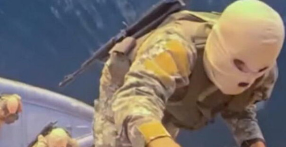 Иран заплијенио два брода у Ормушком мореузу (ВИДЕО)