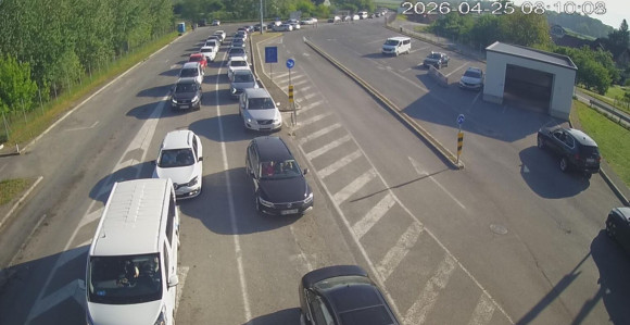 Гужва на прелазима Доња Градина и Велика Кладуша