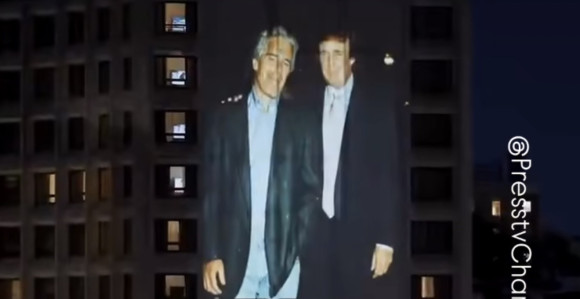 Fotografije Epstina i Trampa na zgradi u Vašingtonu (video)