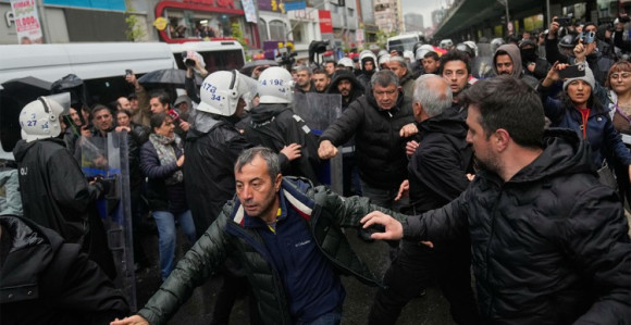 Privedeno najmanje 550 ljudi tokom protesta u Istanbulu