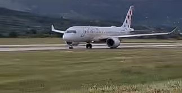 Hrvatska: Avion sa 132 putnika izletio s piste (VIDEO)