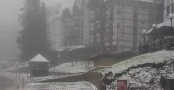 Snijeg usred maja, zabijelio se Kopaonik