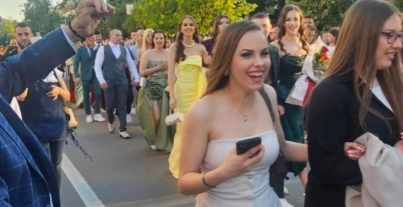 Pogledajte kako su medicinari proslavili maturu za pamćenje