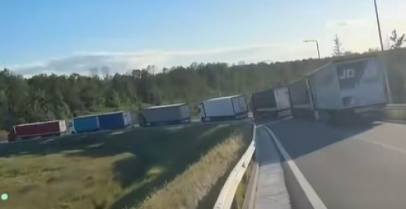 Gužve na granici u Gradiški: U kolonama se gube milioni