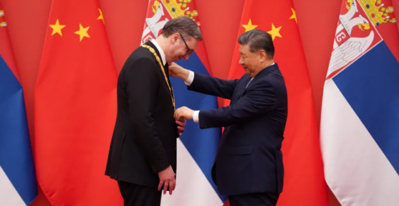 Vučić Siju uručio poklone kojima se Srbija ponosi