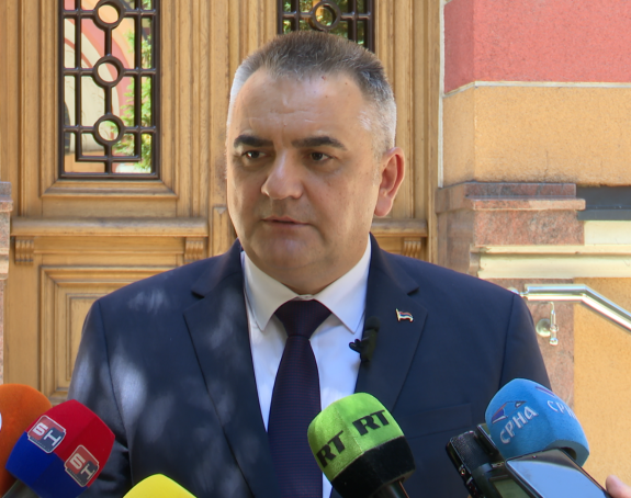 Direktor Poreske uprave dijeli novac aktivistima SNSD, Minić opravdava?