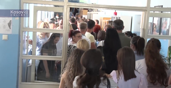 Velike gužve na biračkim mjestima u Gračanici