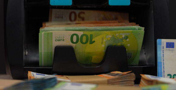 Šokantne brojke: Dug Srpske blizu sedam milijardi KM