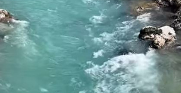 Poginuo muškarac, prevrnuo se čamac na raftingu na Neretvi