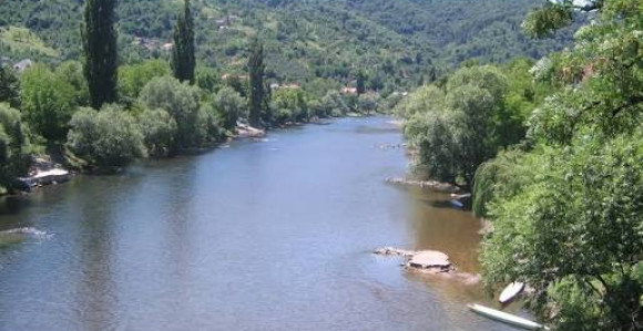 Djevojka skočila sa mosta u Vrbas i počela da se davi