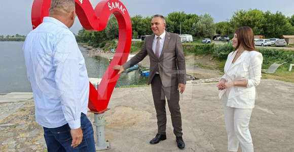 Minić već u kampanji iz svog Šamca, evo šta obećava