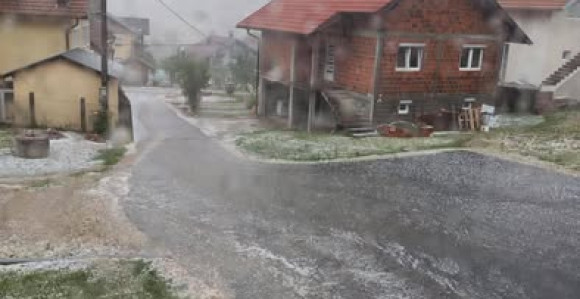 Pojedine dijelove BiH tokom noći pogodilo snažno nevrijeme