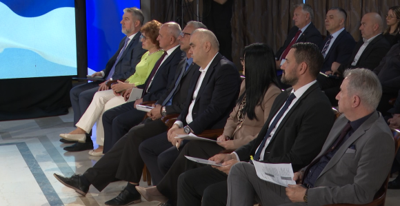 Krize nema za premijera i njegove ministre u Vladi