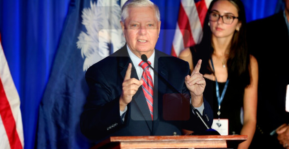 Preminuo uticajni američki senator Lindzi Grejem