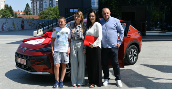 Ključevi dobitnici m:tel nagradne igre „Nikad lakše do auta“