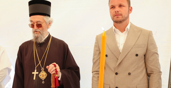 Stanivuković na prvoj liturgiji i osvećenju zvona na Tavanici