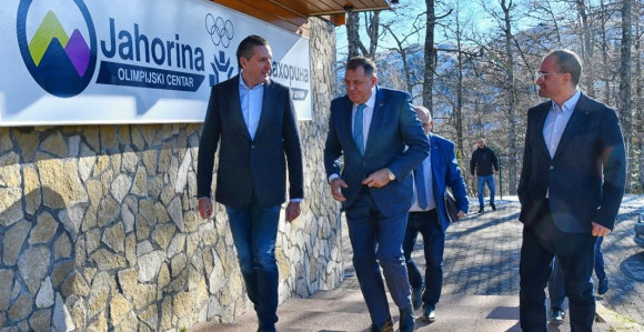 Елек - од некретнина у згради са Додиком у БГ до избацивања из СНСД