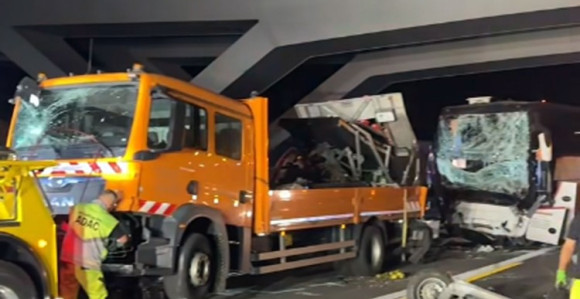 Njemačka: Autobus iz BiH udario u službeno vozilo (VIDEO/FOTO)