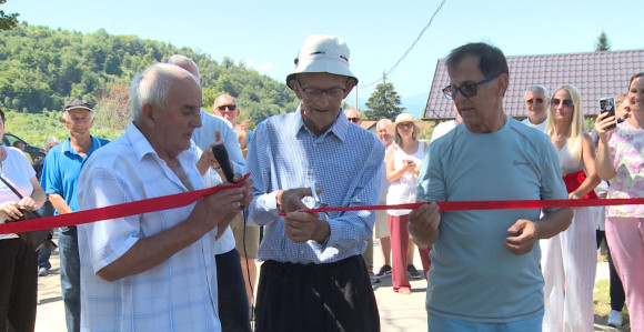 Sanski Most: Slogom i zajedništvom do asfaltnog puta