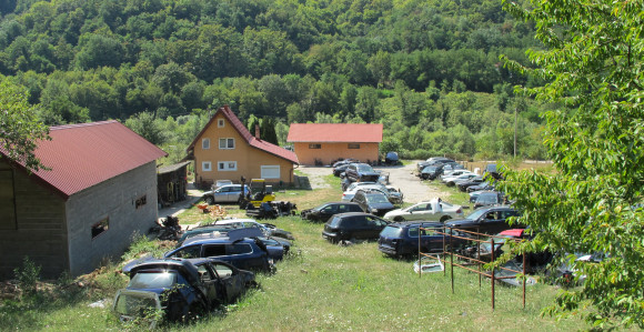 Policijska akcija u Foči: Oduzeto 11 vozila, ima uhapšenih