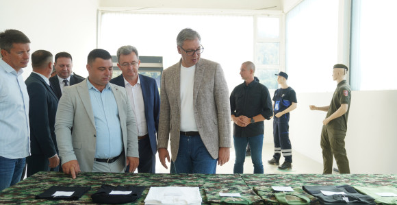 Vučić: Posle 50 godina radimo puteve i u ovom kraju