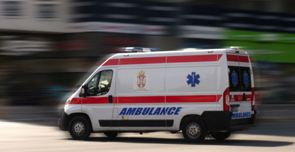 Београд: У насељу Звездара дијете пало с трећег спрата